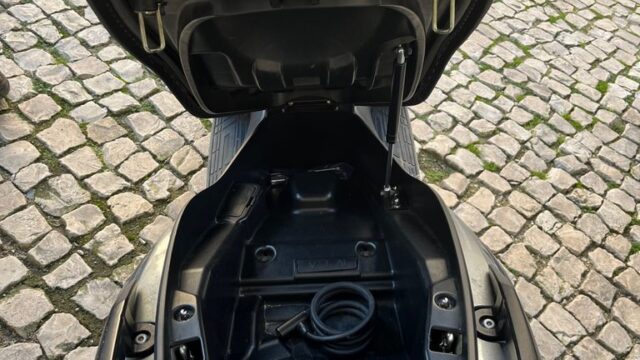 Scooter-Kawasaki-J300-6